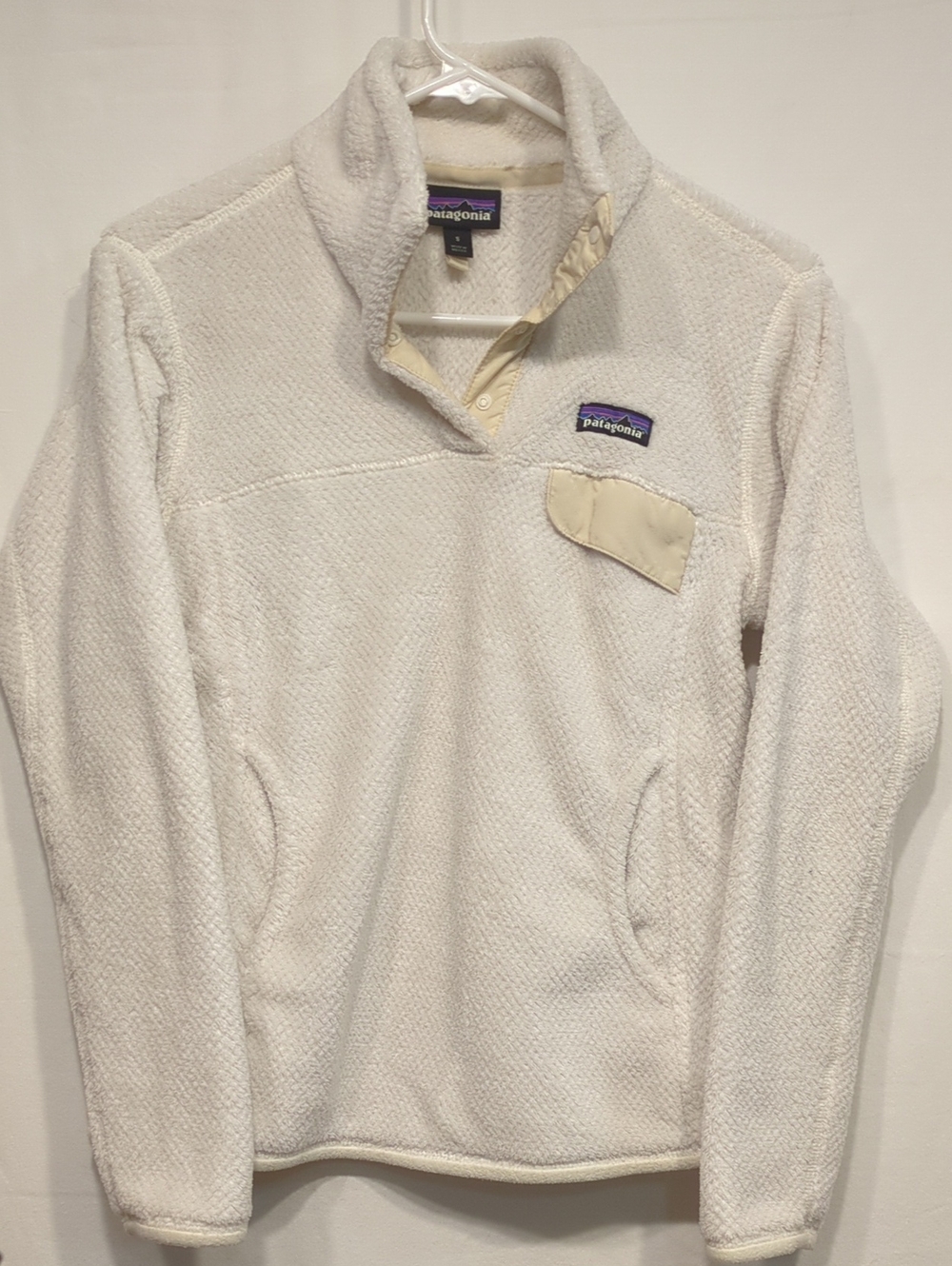 Patagonia Women’s Cream White Snap-Button Fleece Zip-Up